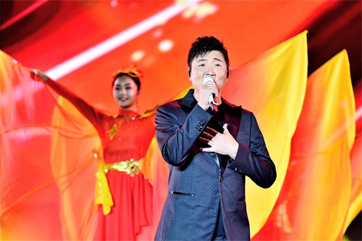 &quot;红旗飘飘&quot;红旗连锁群星演唱会-群星演出运动策划公司_演唱会运动策划公司_平博文化撒播集团